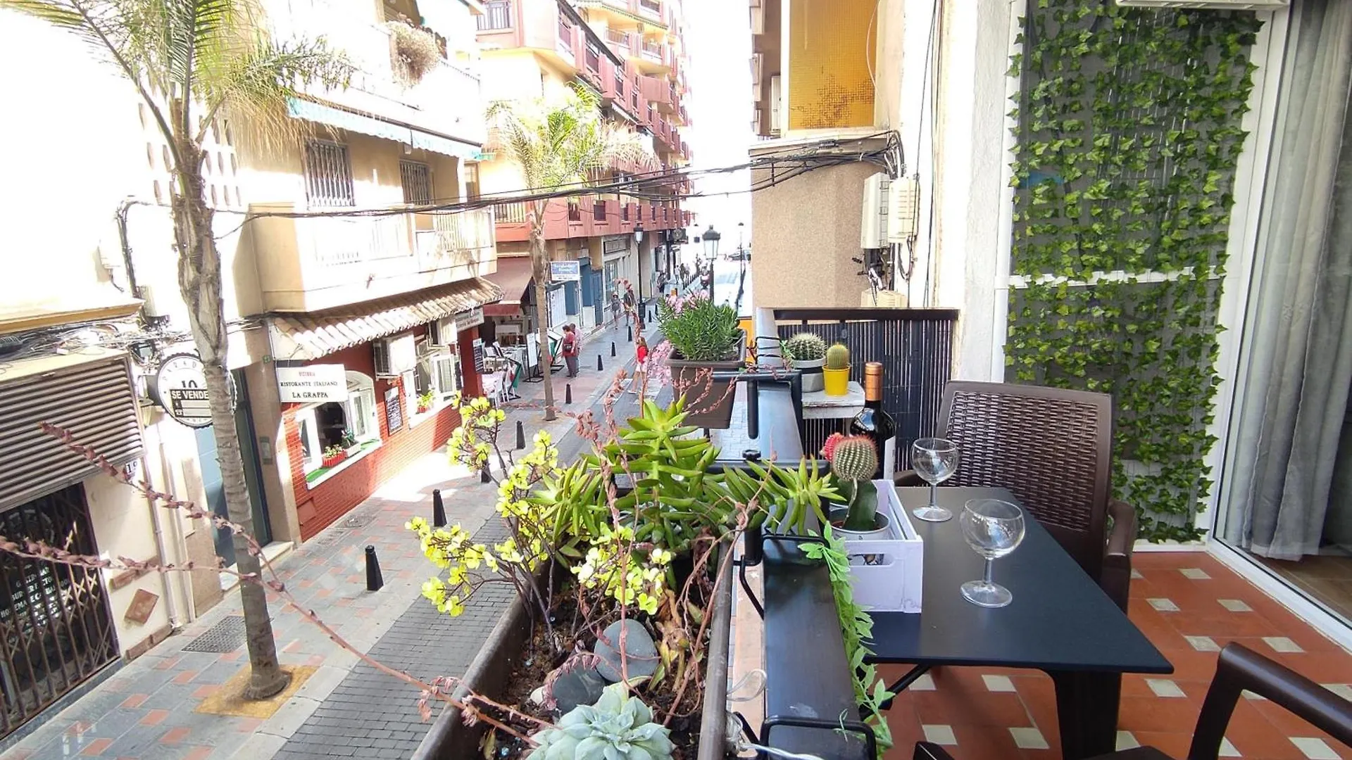 Cervantes Playa فوينخيرولا شقة